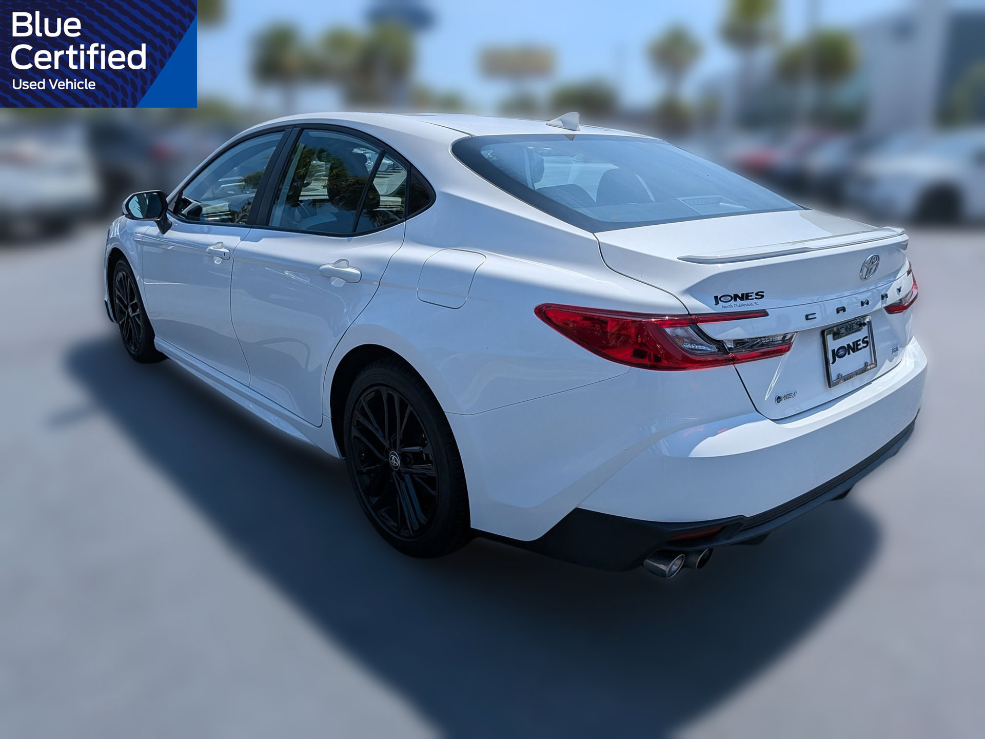 Used 2025 Toyota Camry SE FWD image 7
