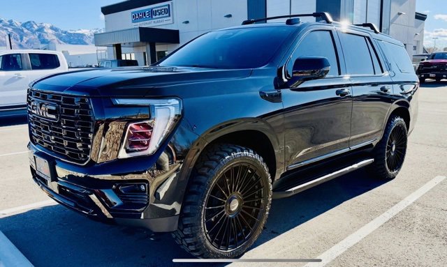 Used 2025 GMC Yukon Denali image 1