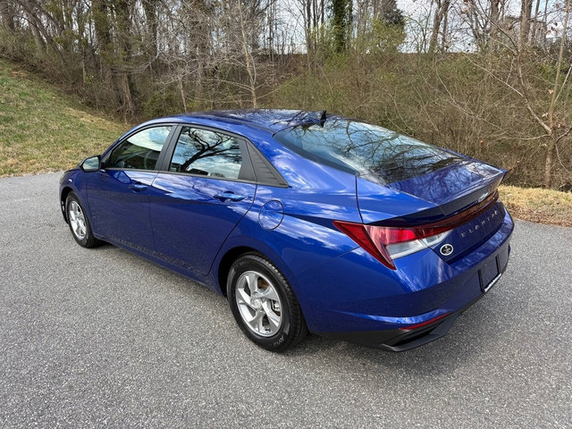Used 2021 Hyundai Elantra SE image 8