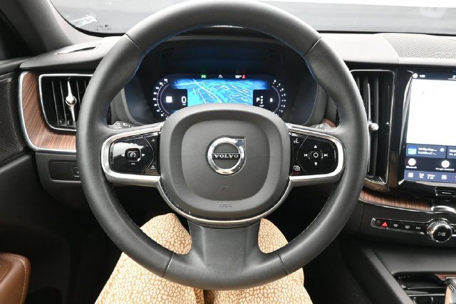 Used 2024 Volvo XC60 B5 Plus w/ Climate Package AWD/4WD image 23