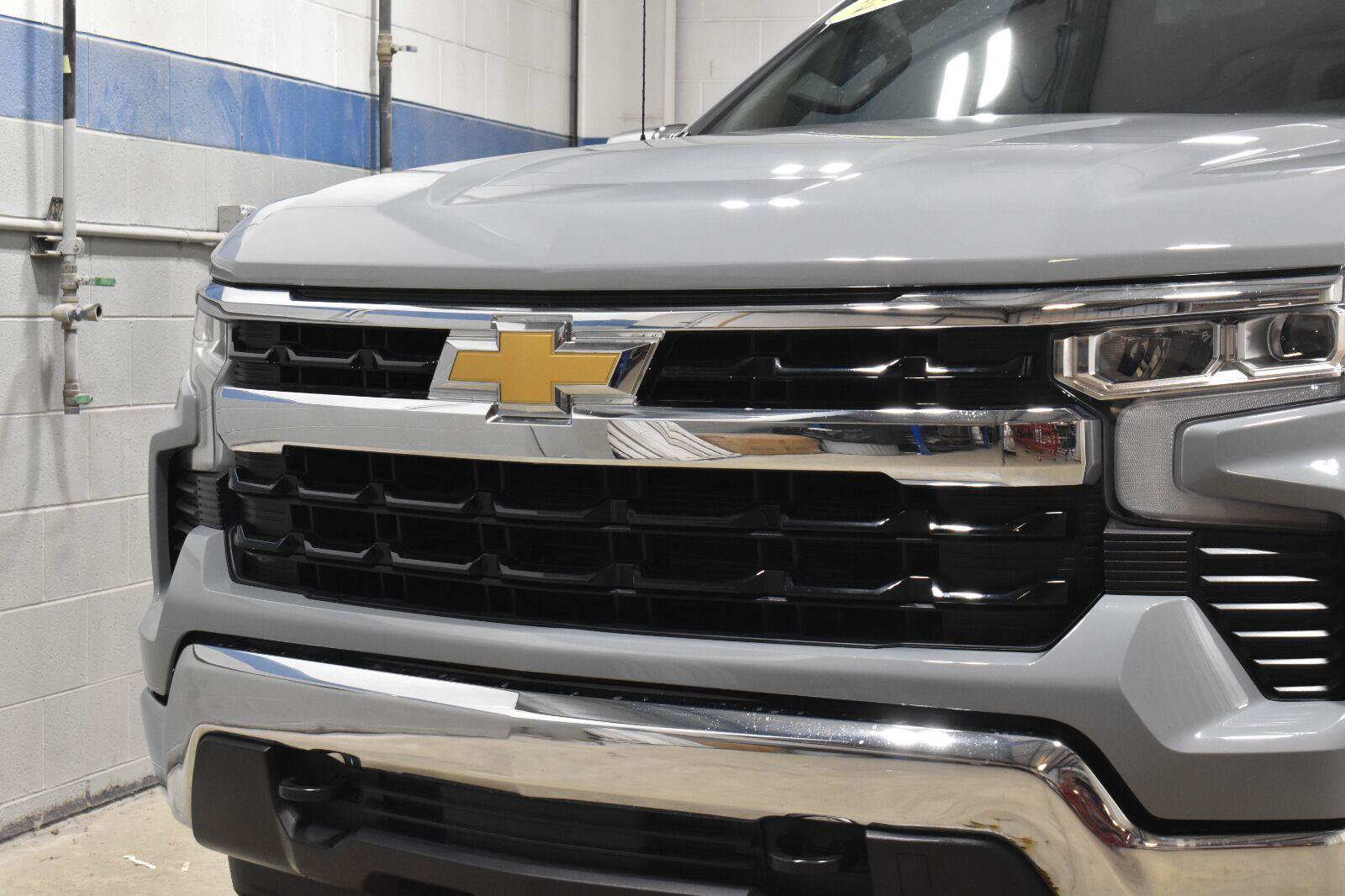 Used 2024 Chevrolet Silverado 1500 LT AWD/4WD image 28