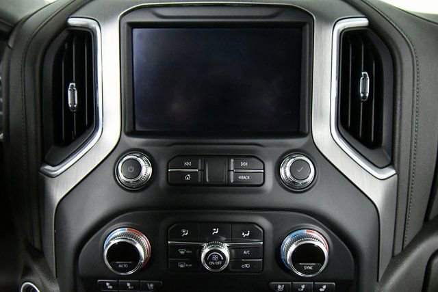 Used 2022 GMC Sierra 1500 Denali w/ Technology Package AWD/4WD image 4