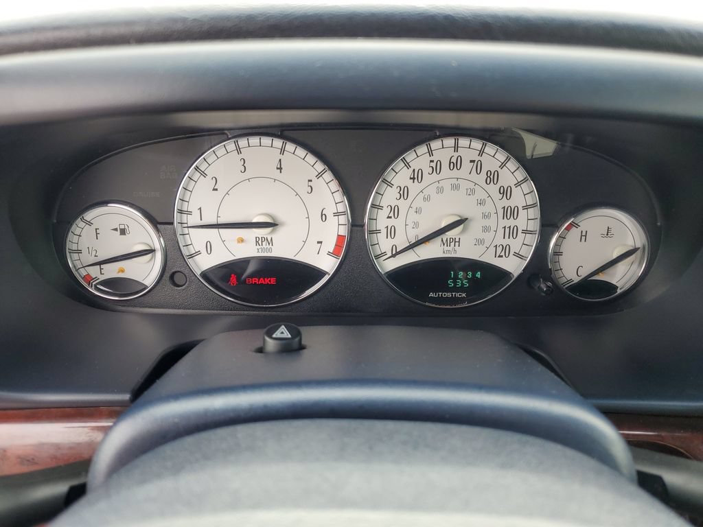 Used 2002 Chrysler Sebring Limited FWD image 9