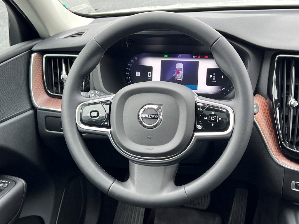 Certified 2023 Volvo XC60 B5 Plus w/ Climate Package image 21