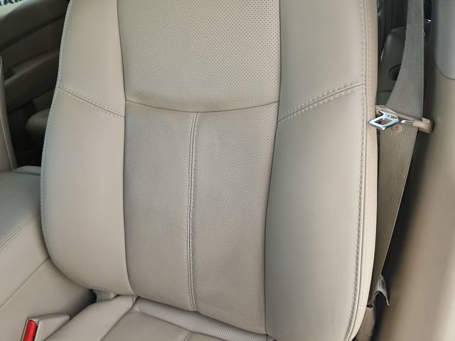 Used 2015 Nissan Pathfinder Platinum FWD image 14