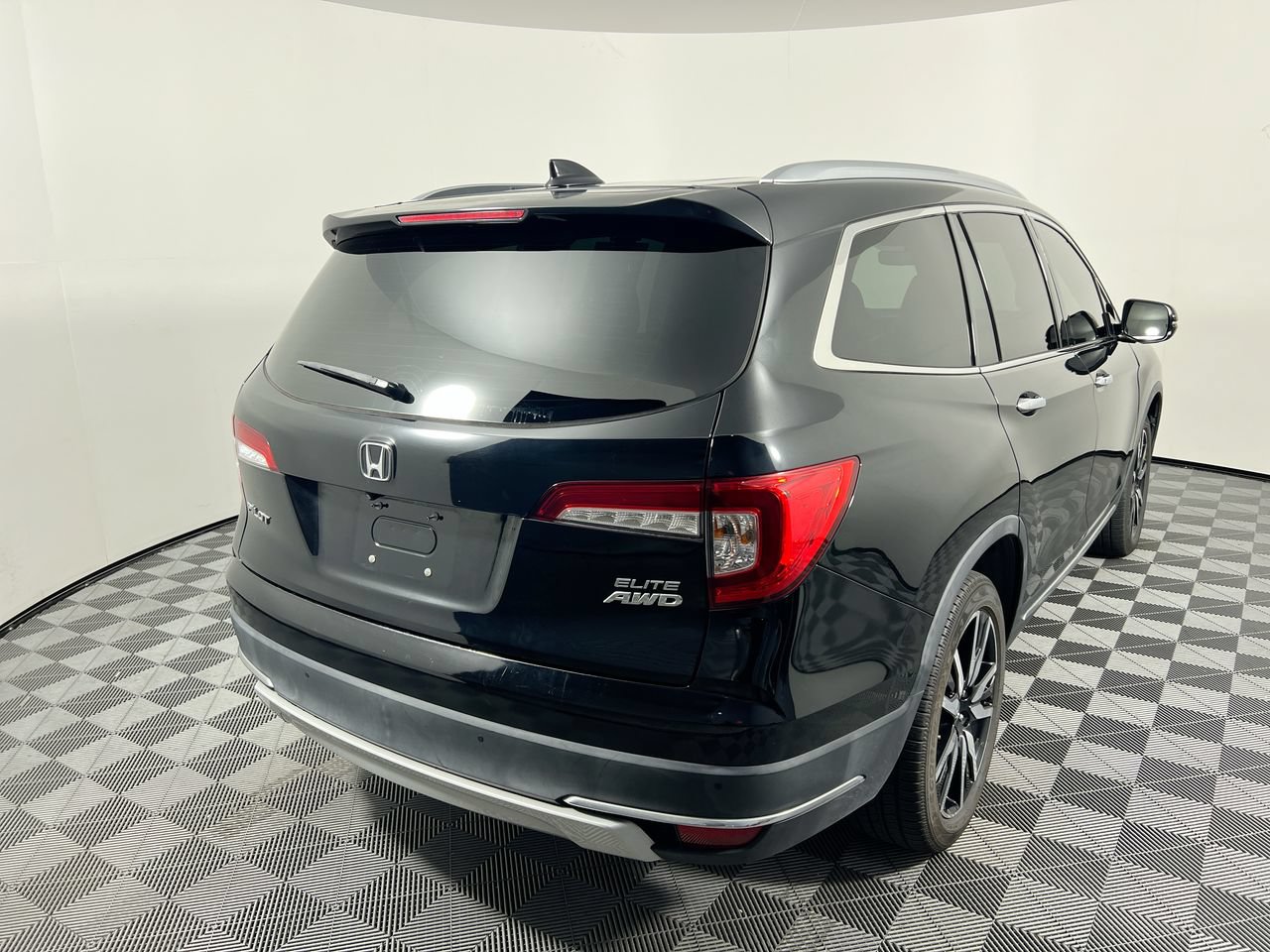 Used 2019 Honda Pilot Elite image 3