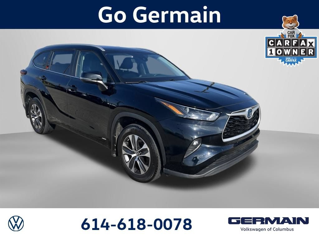 Used 2024 Toyota Highlander XLE AWD/4WD image 10
