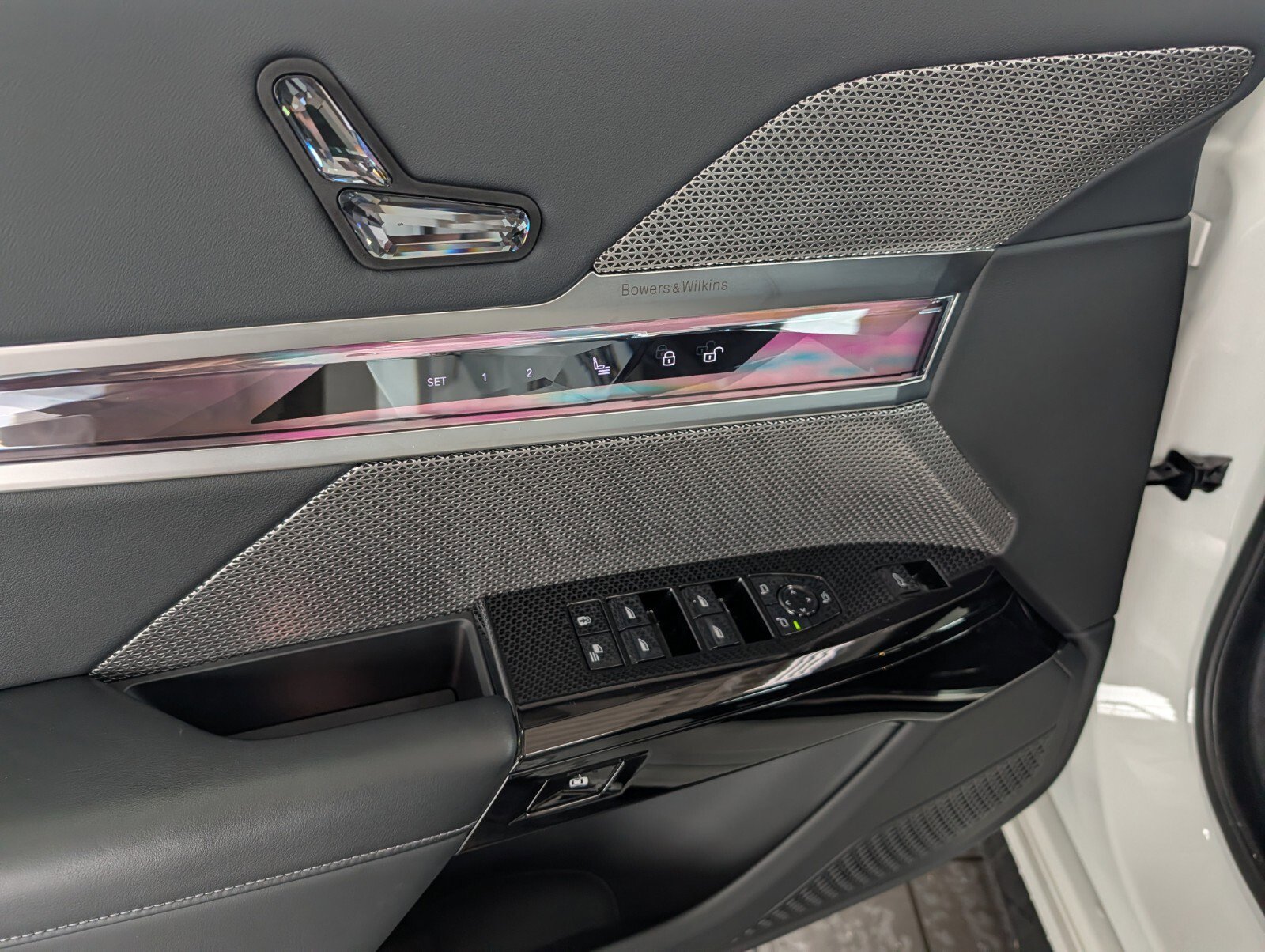 Certified 2024 BMW 760i xDrive image 13