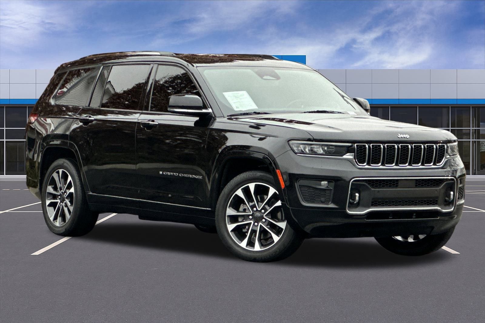Used 2021 Jeep Grand Cherokee L Overland w/ Luxury Tech Group IV image 2