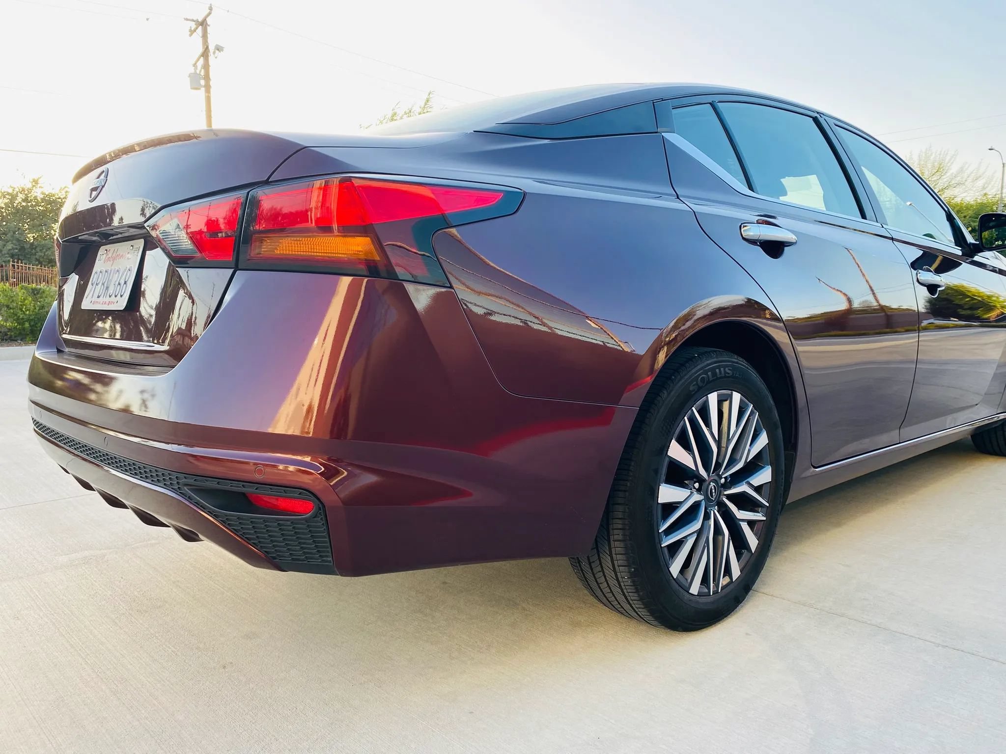 Used 2025 Nissan Altima 2.5 SV FWD image 8