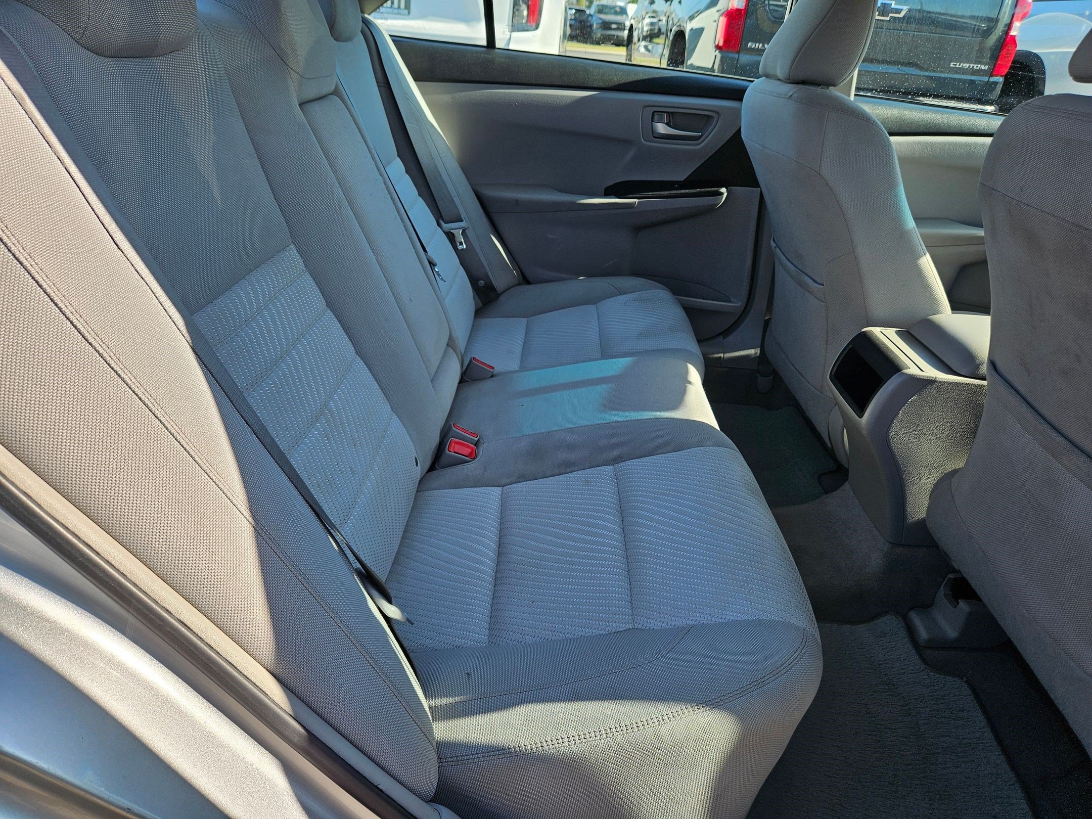 Used 2017 Toyota Camry LE FWD image 37