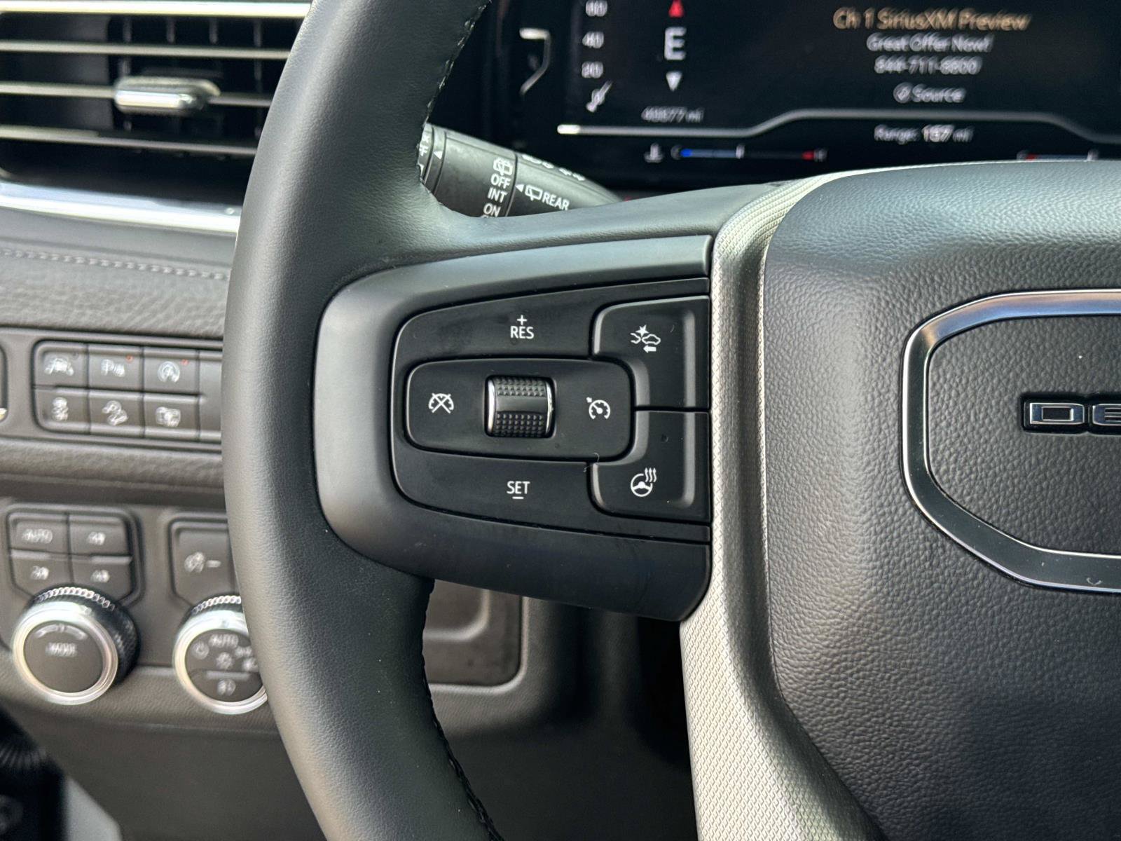 Used 2023 GMC Yukon XL Denali AWD/4WD image 25