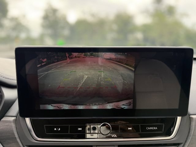 Used 2023 Nissan Altima 2.5 SV w/ SV Premium Package FWD image 18