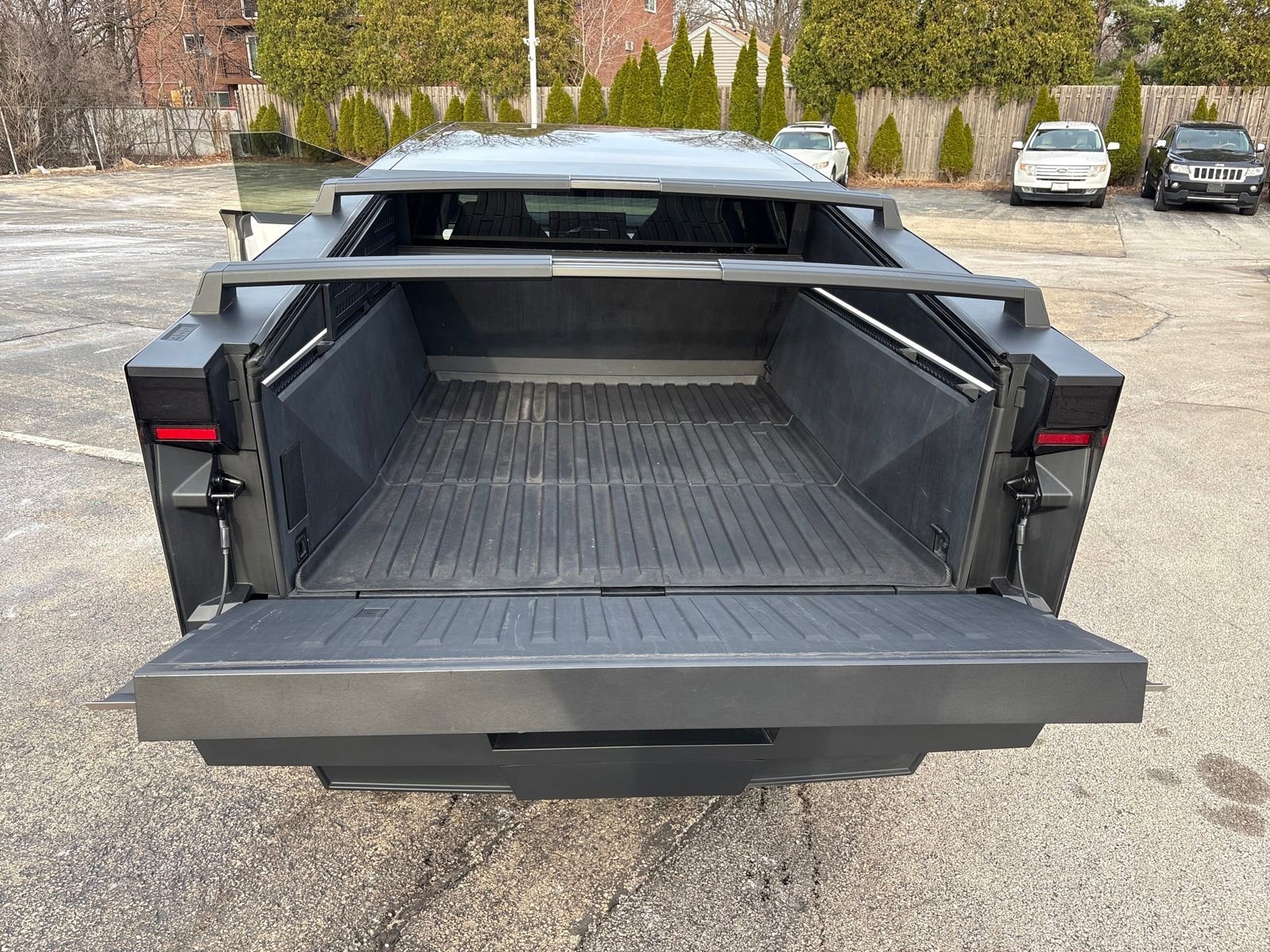 Used 2024 Tesla Cybertruck AWD Crew Cab image 23