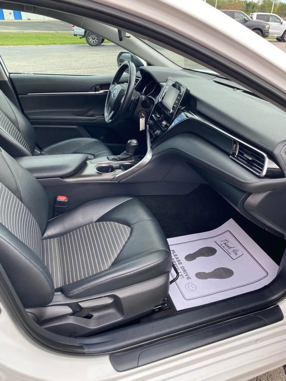 Used 2021 Toyota Camry SE image 27