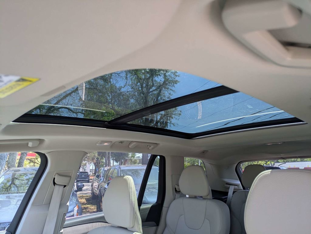 Used 2025 Volvo XC90 B6 Plus w/ Protection Package Premier image 27