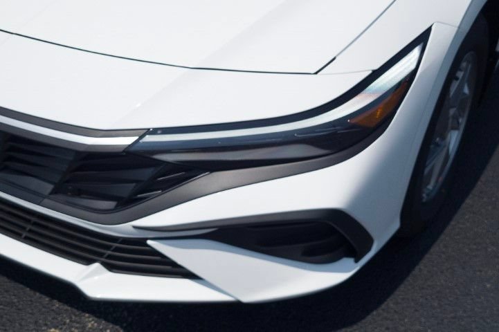 New 2026 Hyundai Elantra SE FWD image 9