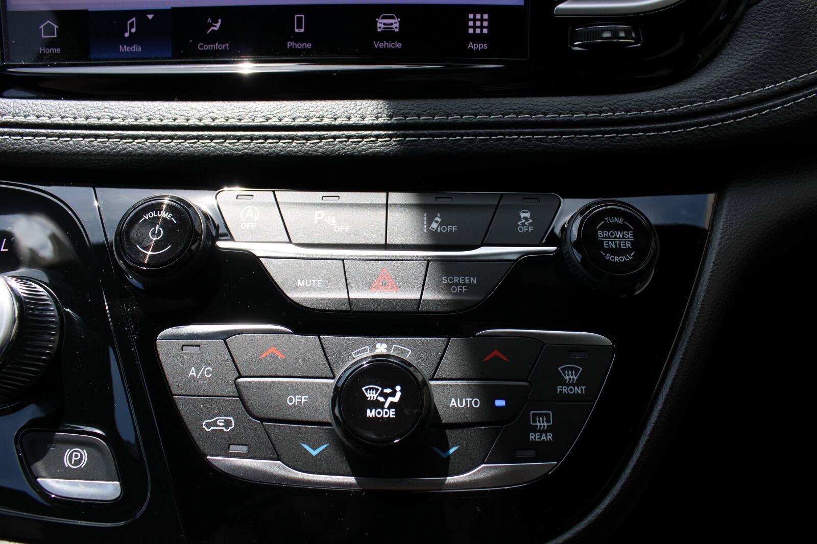 New 2027 Chrysler Pacifica Select FWD image 22