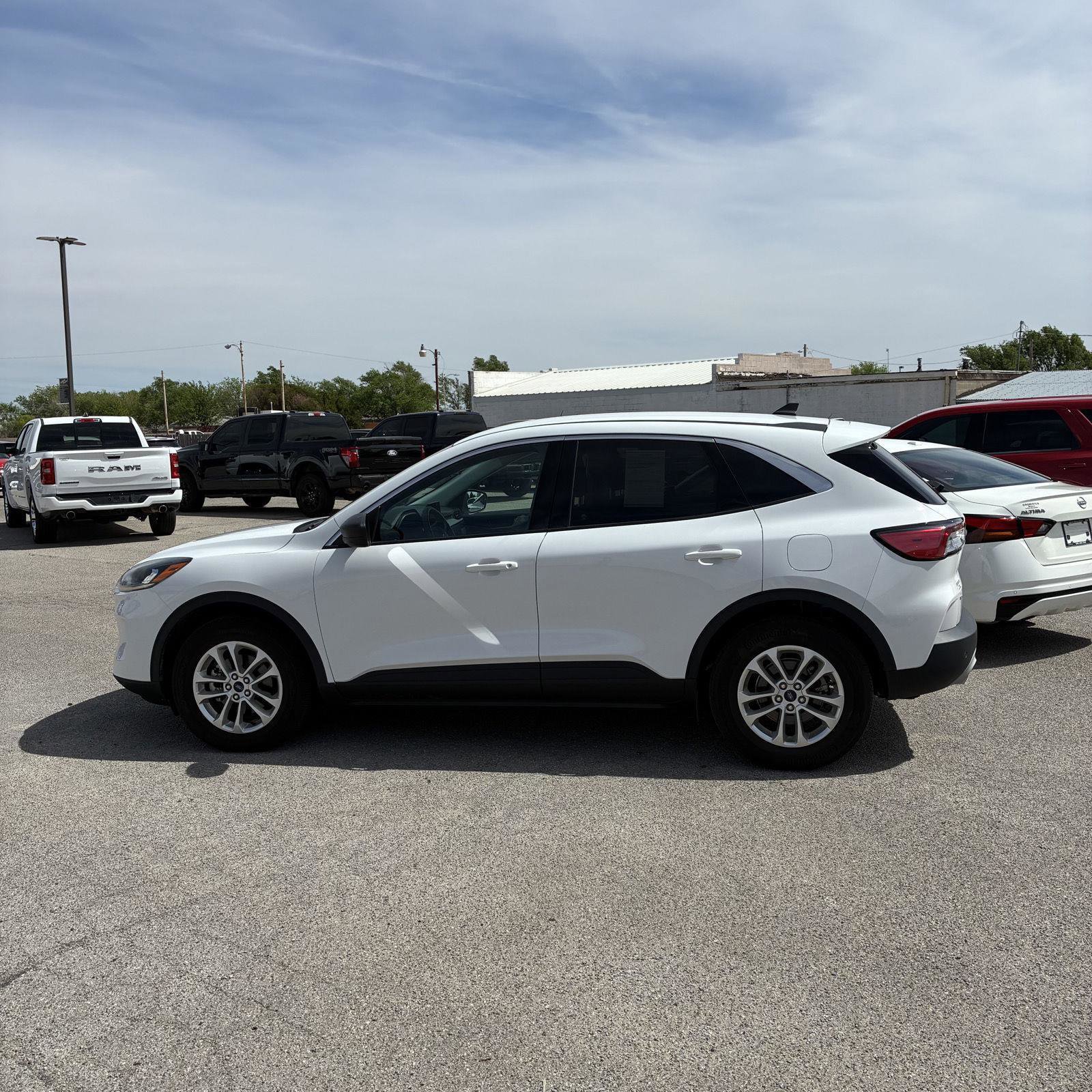 Used 2022 Ford Escape SE image 7