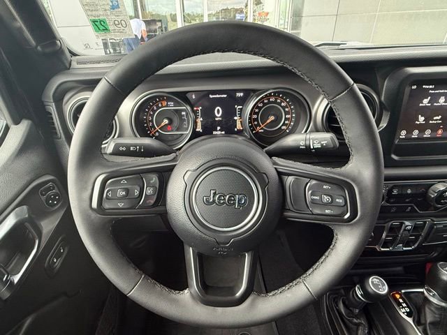 Used 2023 Jeep Gladiator Willys image 19