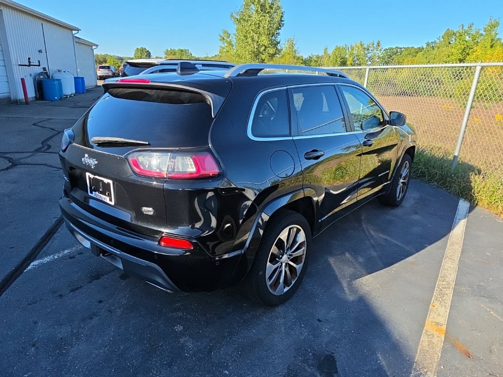 Used 2019 Jeep Cherokee Overland w/ Technology Group AWD/4WD image 6