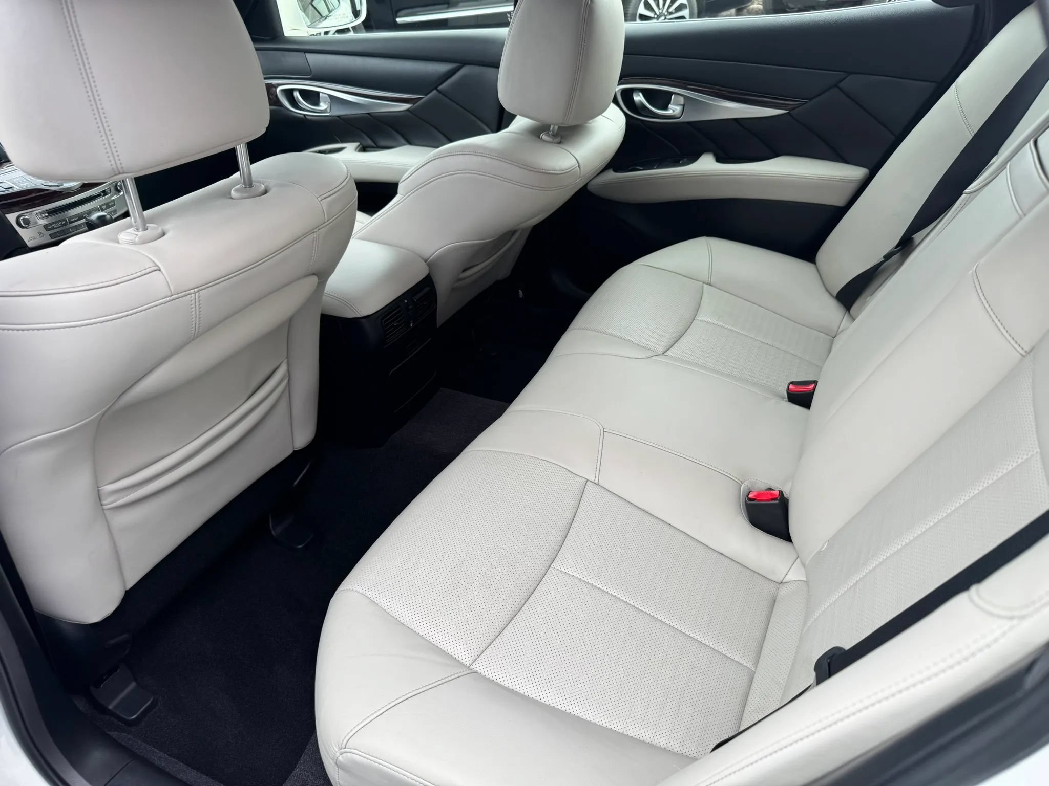 Used 2013 INFINITI M37 x w/ Premium Pkg AWD/4WD image 10
