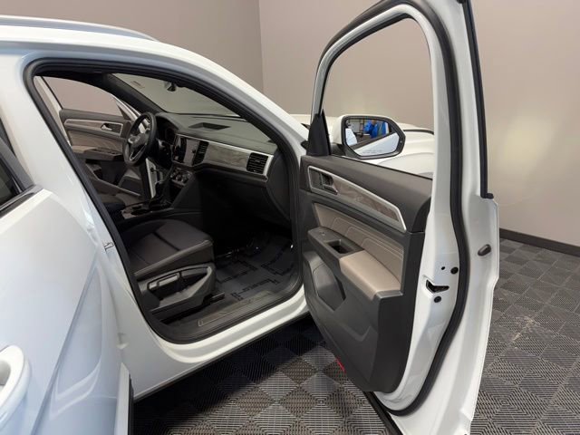 Used 2022 Volkswagen Atlas Cross Sport SE AWD/4WD image 22