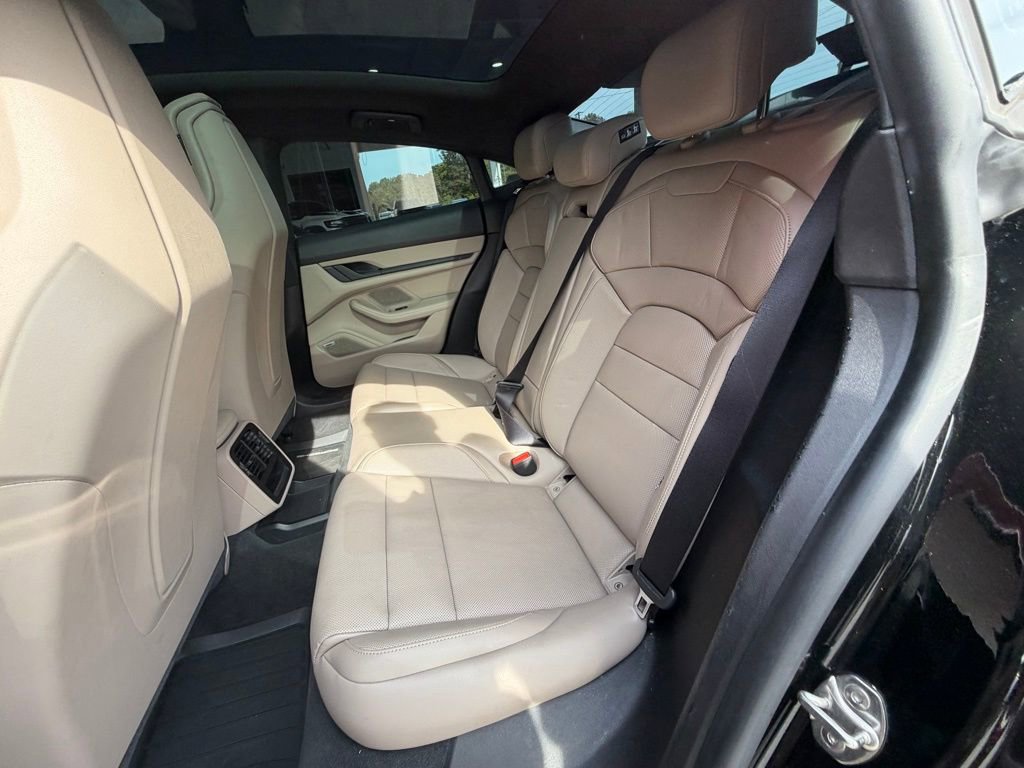 Used 2022 Porsche Taycan image 30