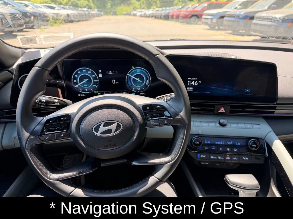 Used 2025 Hyundai Elantra Limited FWD image 15