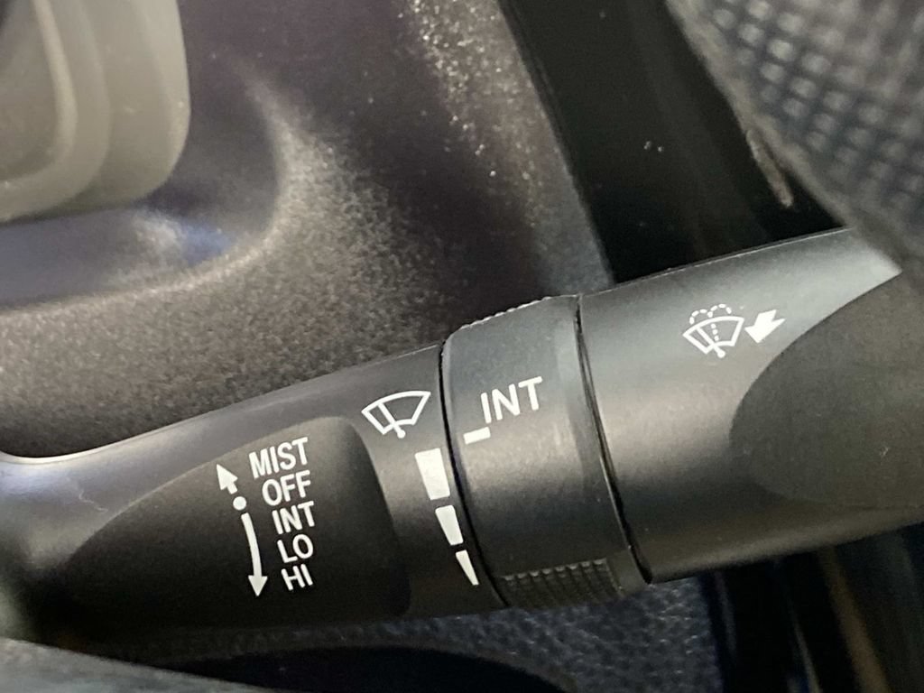 Used 2018 Toyota Corolla LE FWD image 18
