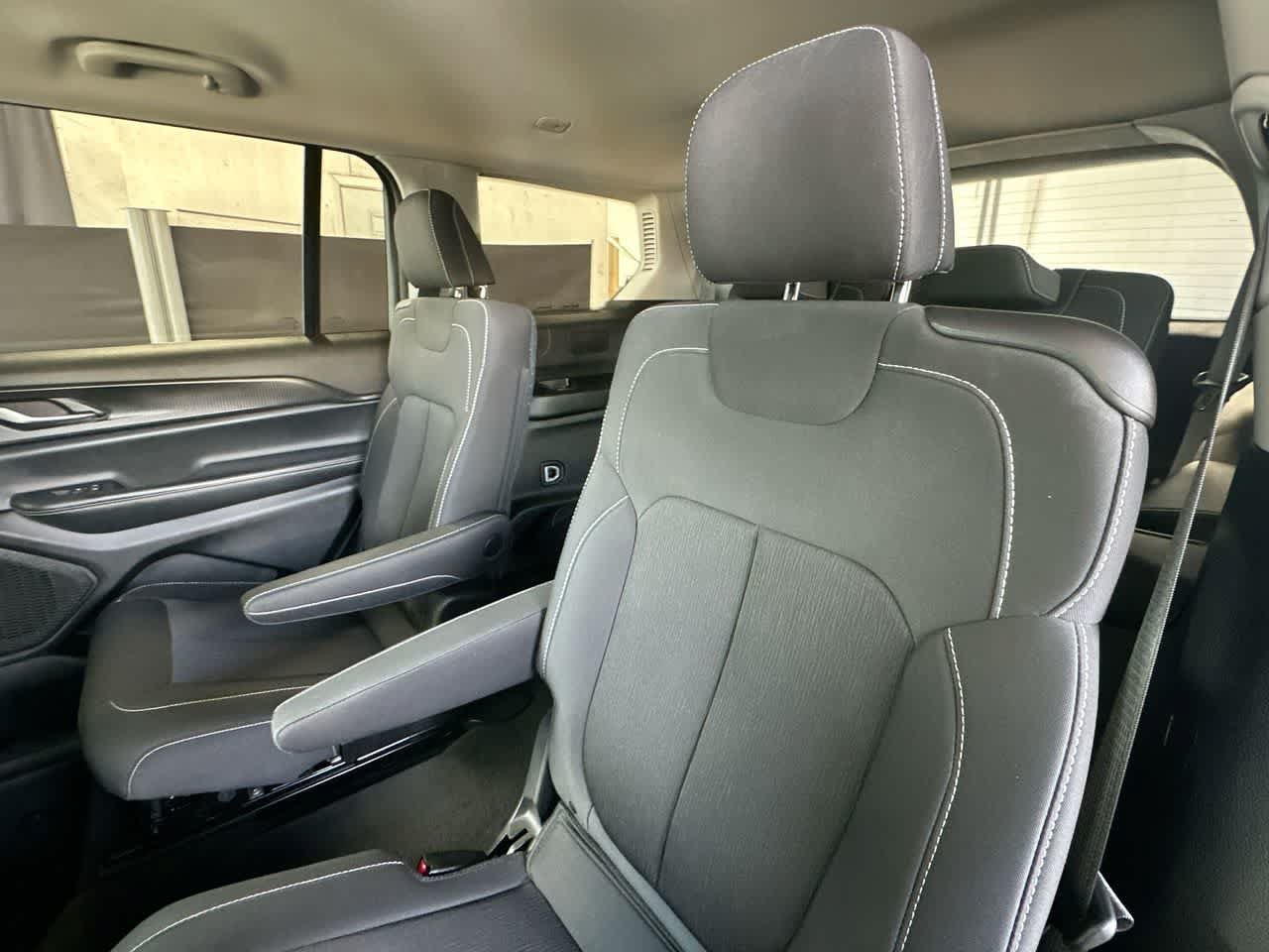 Used 2023 Jeep Grand Cherokee L Laredo AWD/4WD image 22