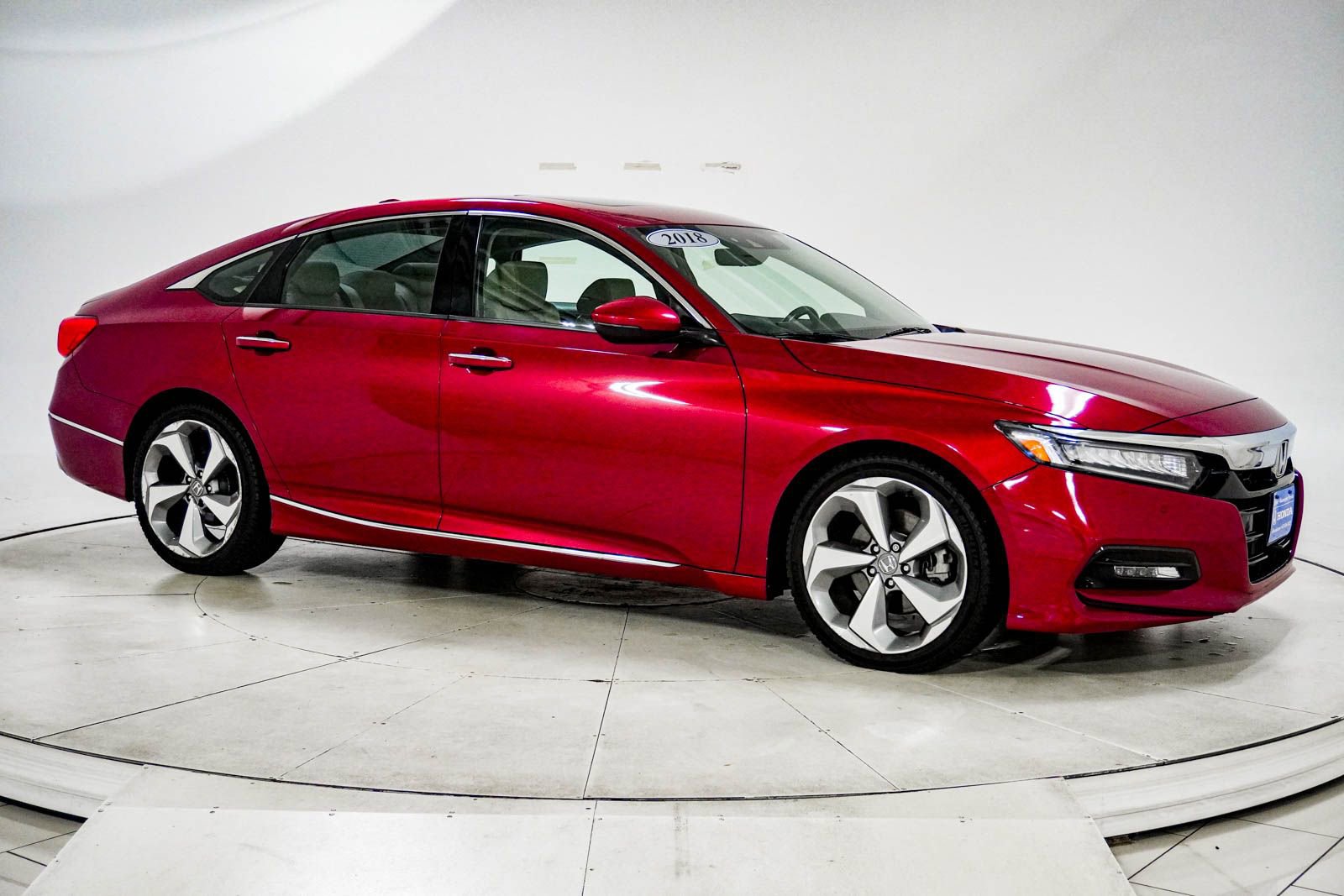 Used 2018 Honda Accord Touring image 13