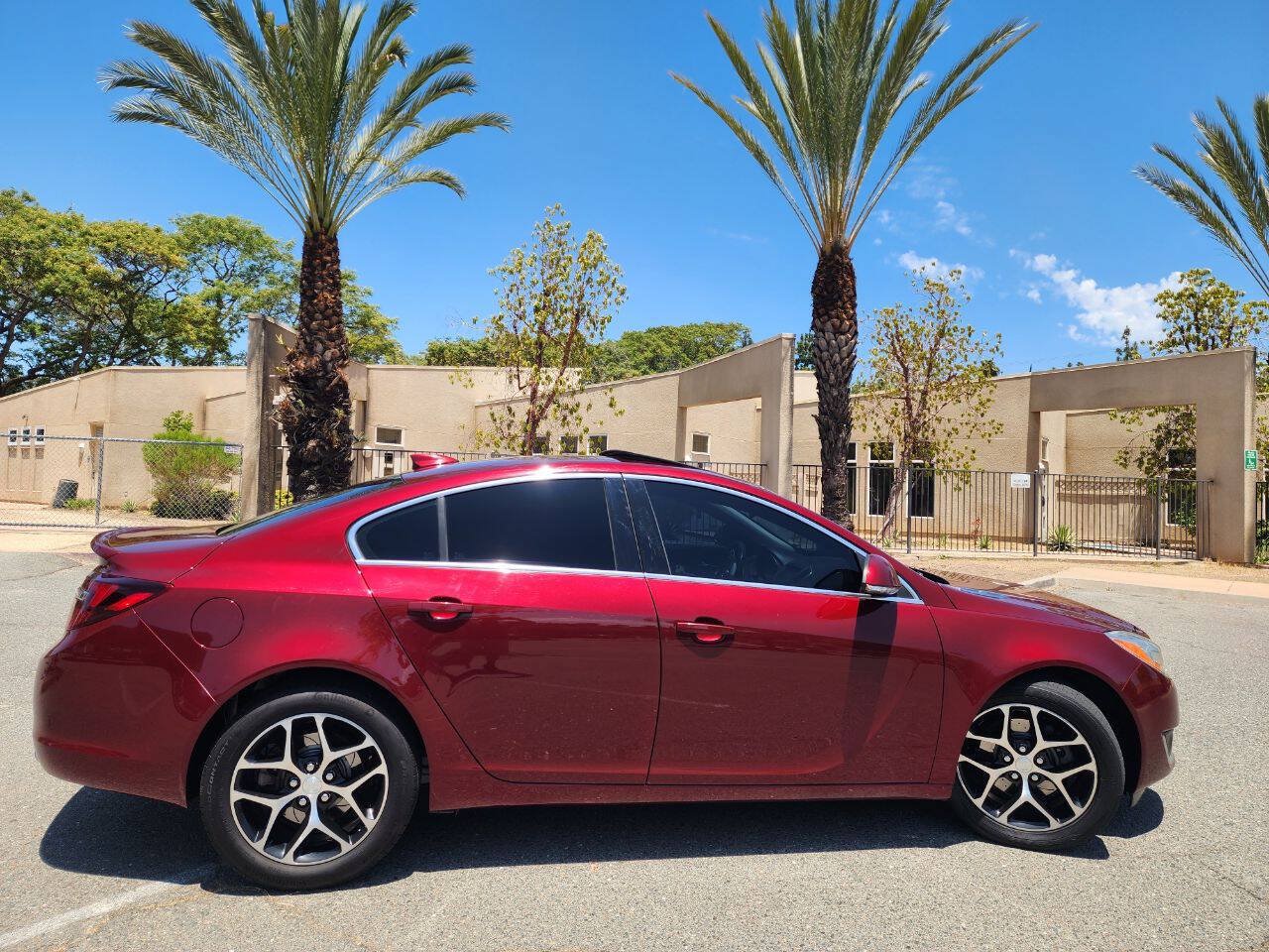 Used 2017 Buick Regal Sport Touring FWD image 9