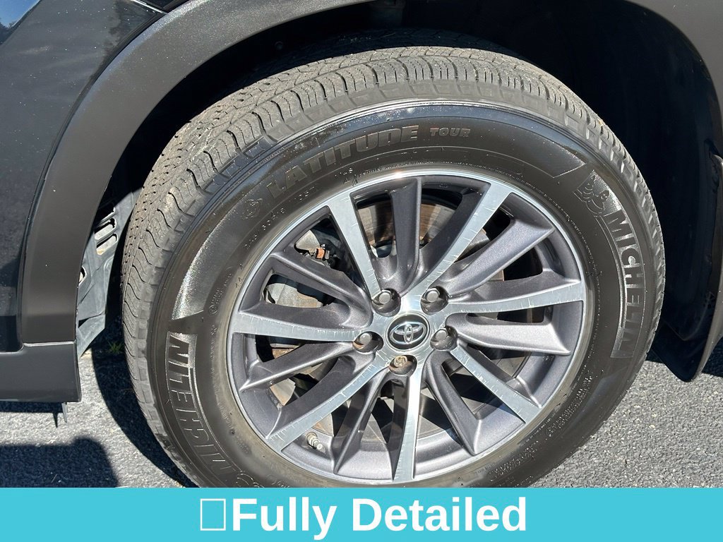 Used 2017 Toyota Highlander XLE w/ Carpet Mat Package AWD/4WD image 31