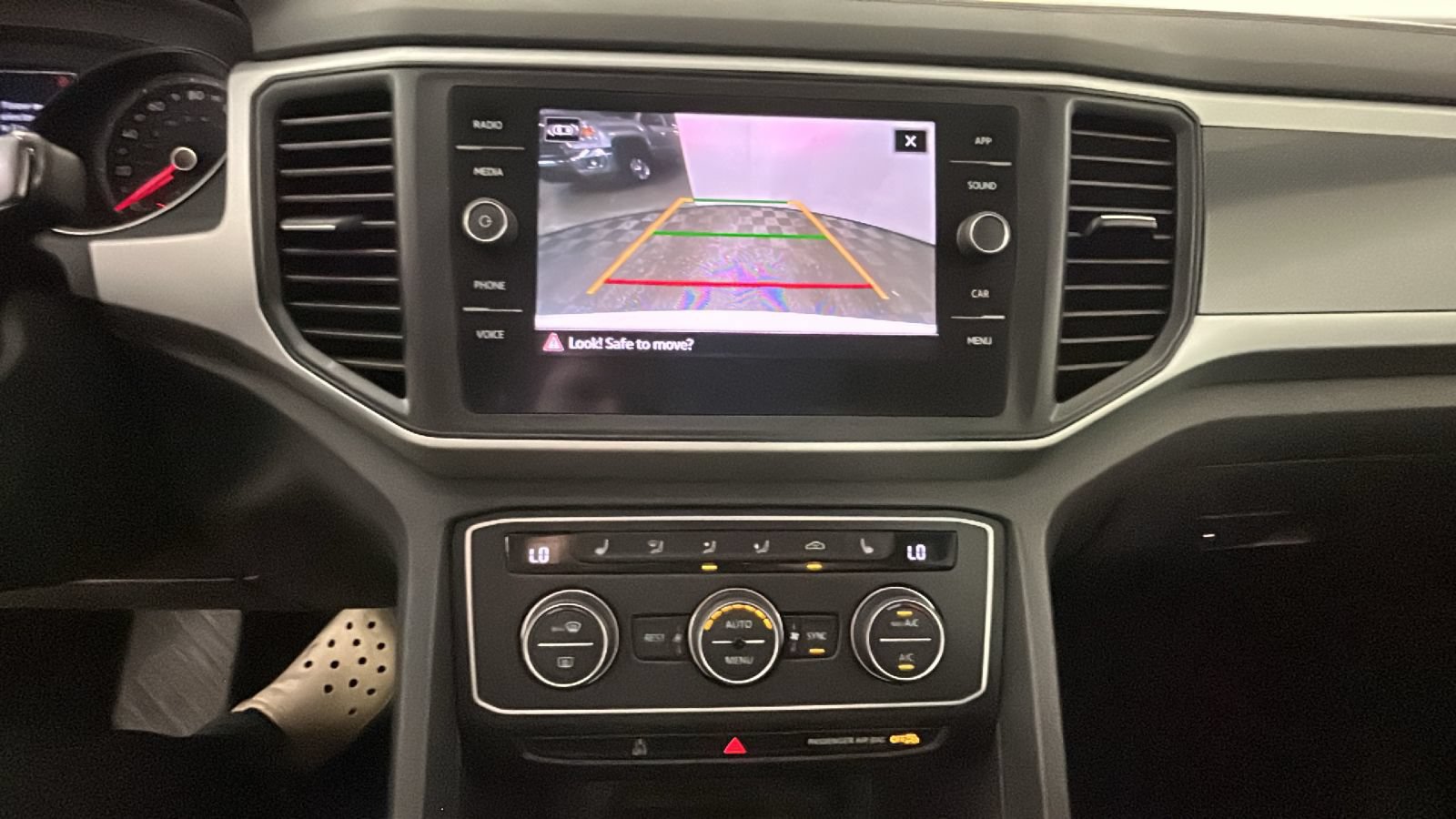 Used 2021 Volkswagen Atlas SE w/ Panoramic Sunroof Package AWD/4WD image 27