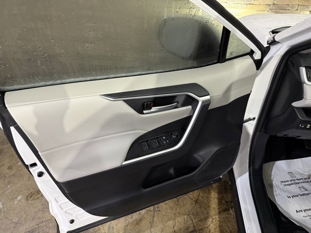 Used 2025 Toyota RAV4 XLE w/ Convenience Package image 9