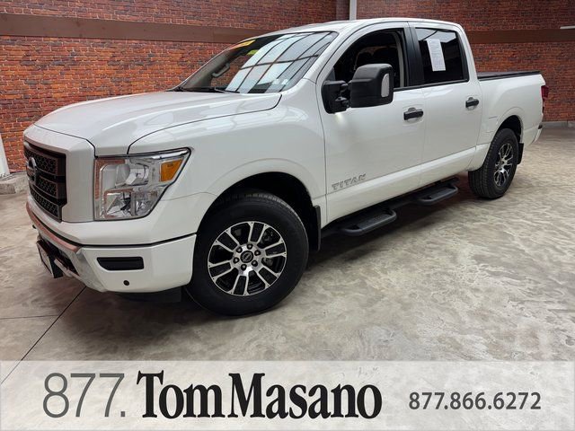 Used 2024 Nissan Titan SV w/ SV Convenience Package image 1