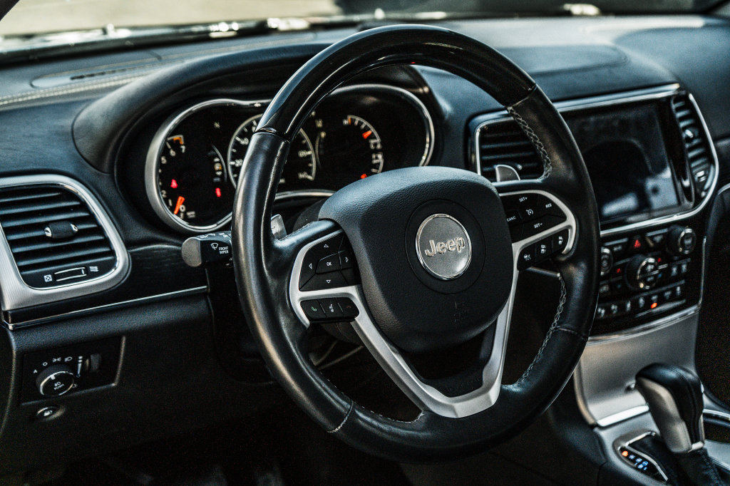 Used 2019 Jeep Grand Cherokee Summit AWD/4WD image 23
