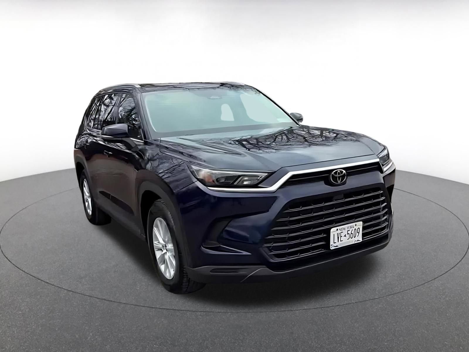 Used 2025 Toyota Grand Highlander FWD image 3