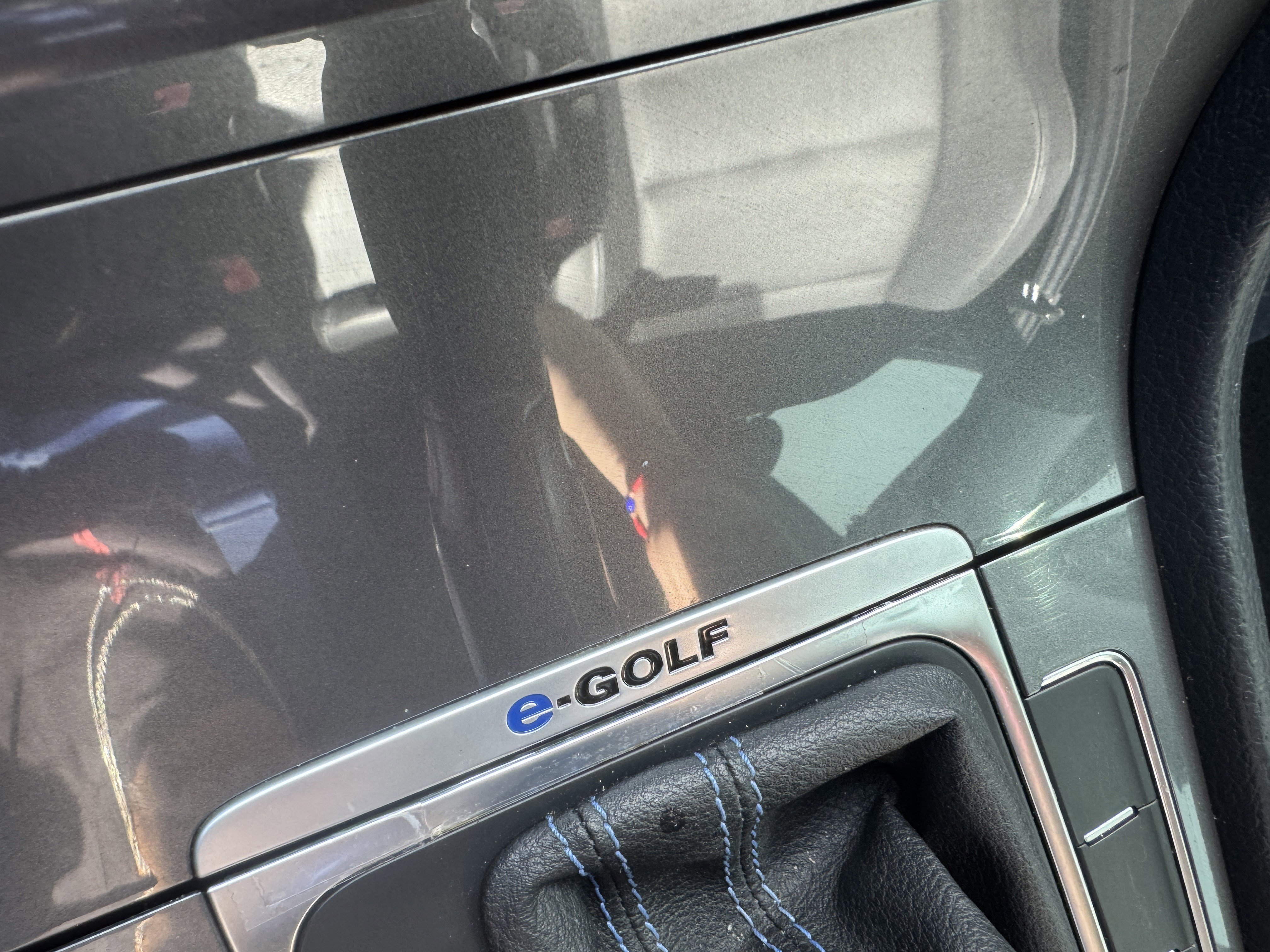 Used 2015 Volkswagen e-Golf SEL Premium image 28