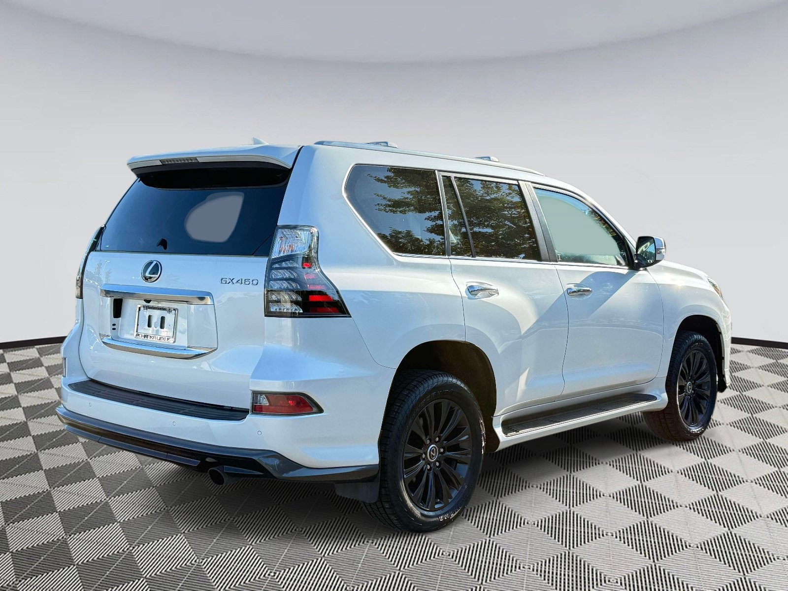 Used 2023 Lexus GX 460 Premium w/ Accessory Package AWD/4WD image 2