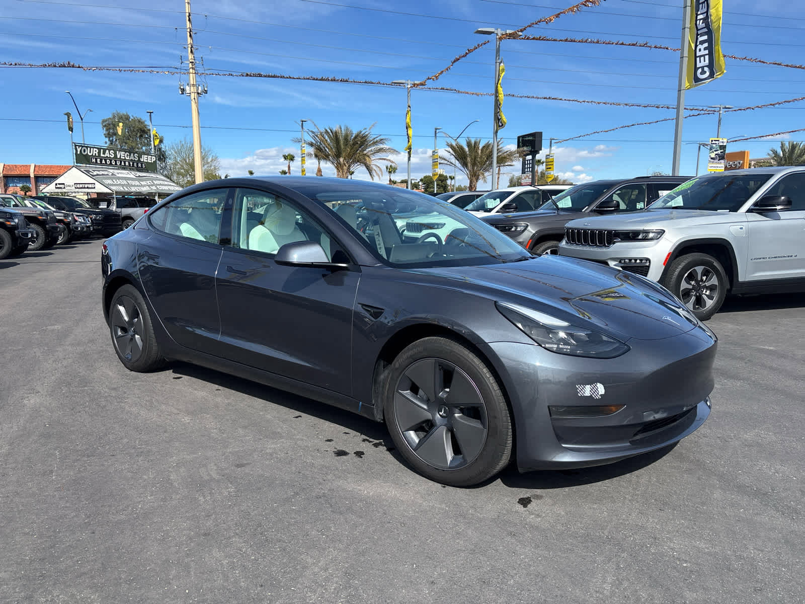 Used 2023 Tesla Model 3 Standard Range image 4