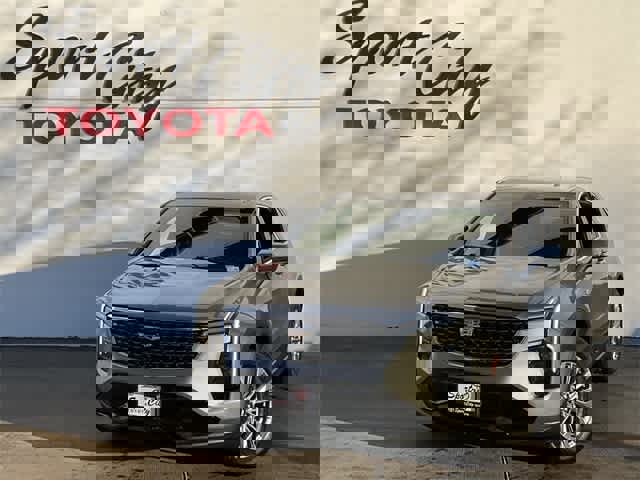 Used 2024 Cadillac XT4 Premium Luxury image 1