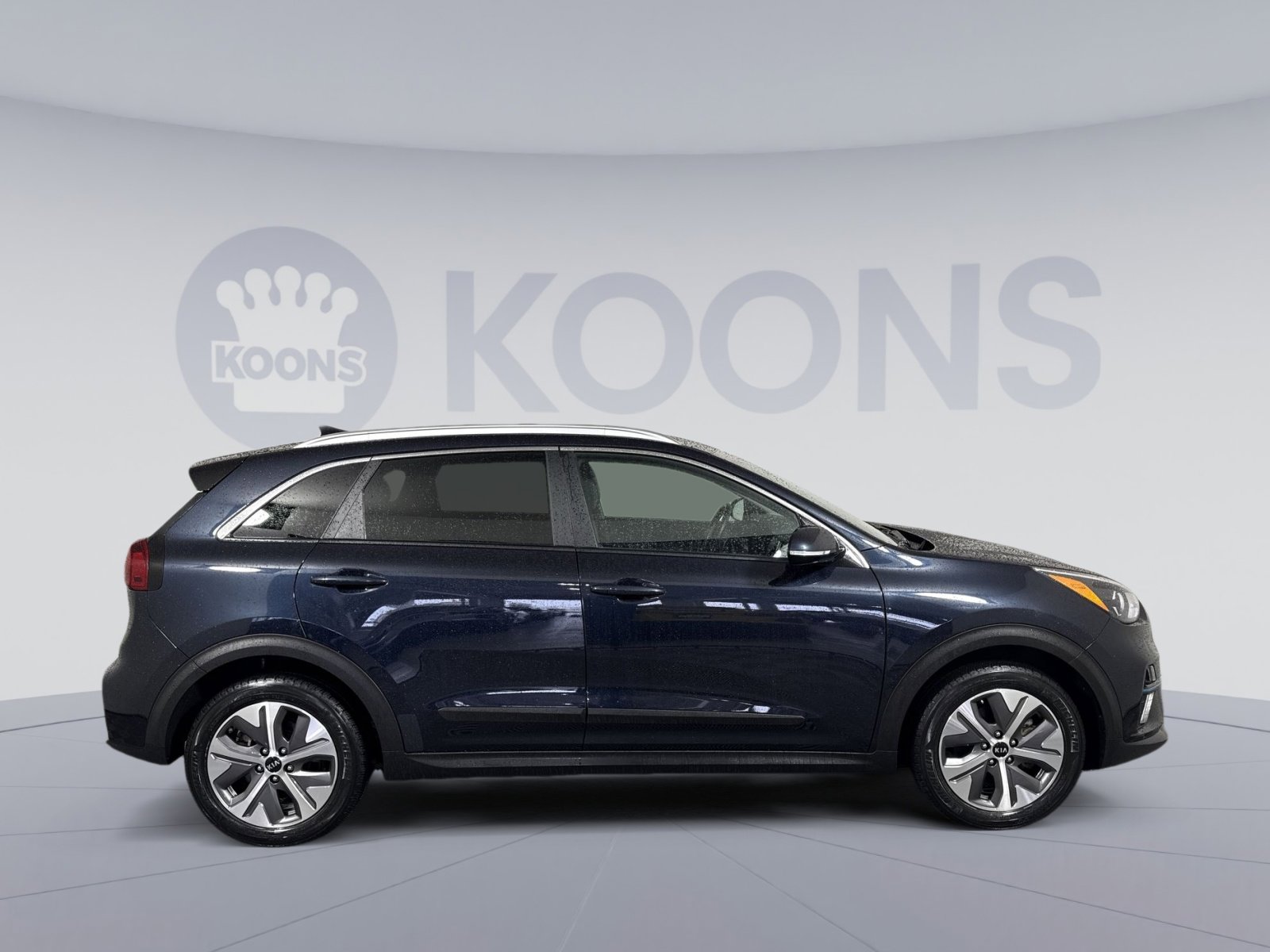 Used 2021 Kia Niro EX w/ Cold Weather Package image 8