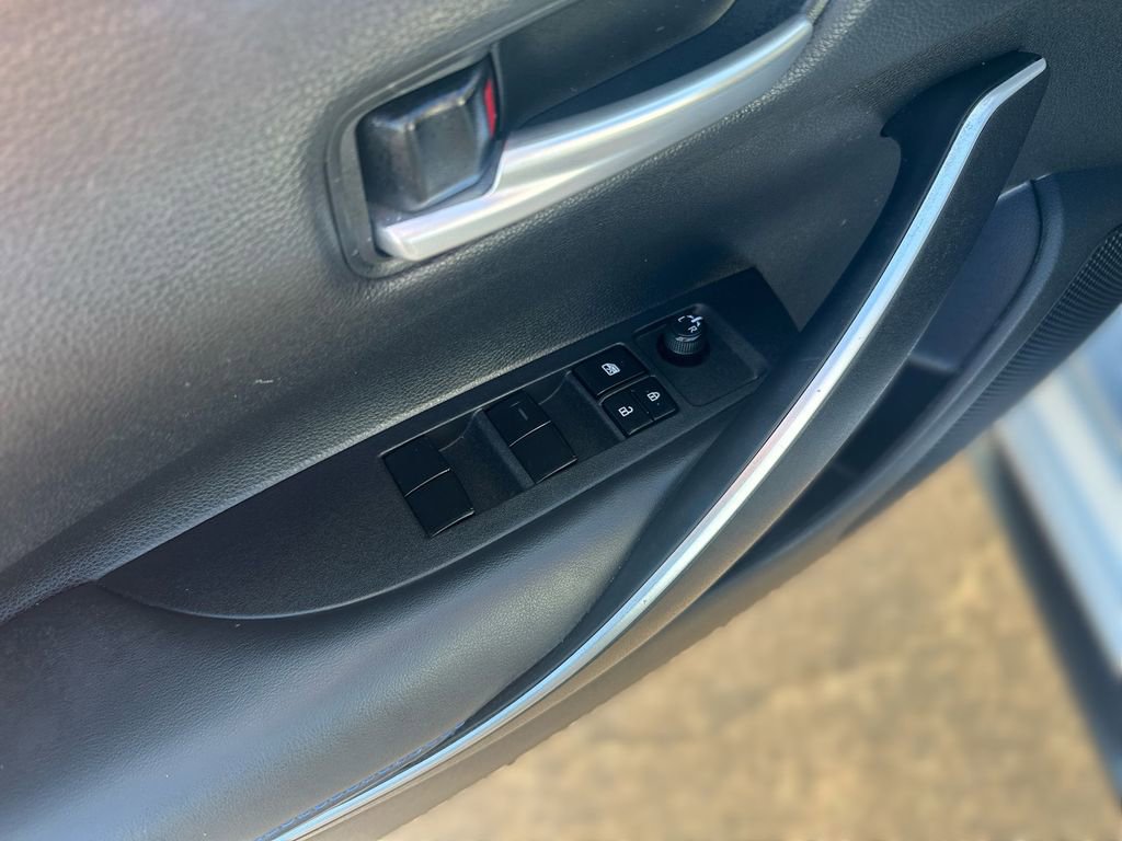 Used 2022 Toyota Corolla SE w/ Carpet Mat Package (TMS) image 15