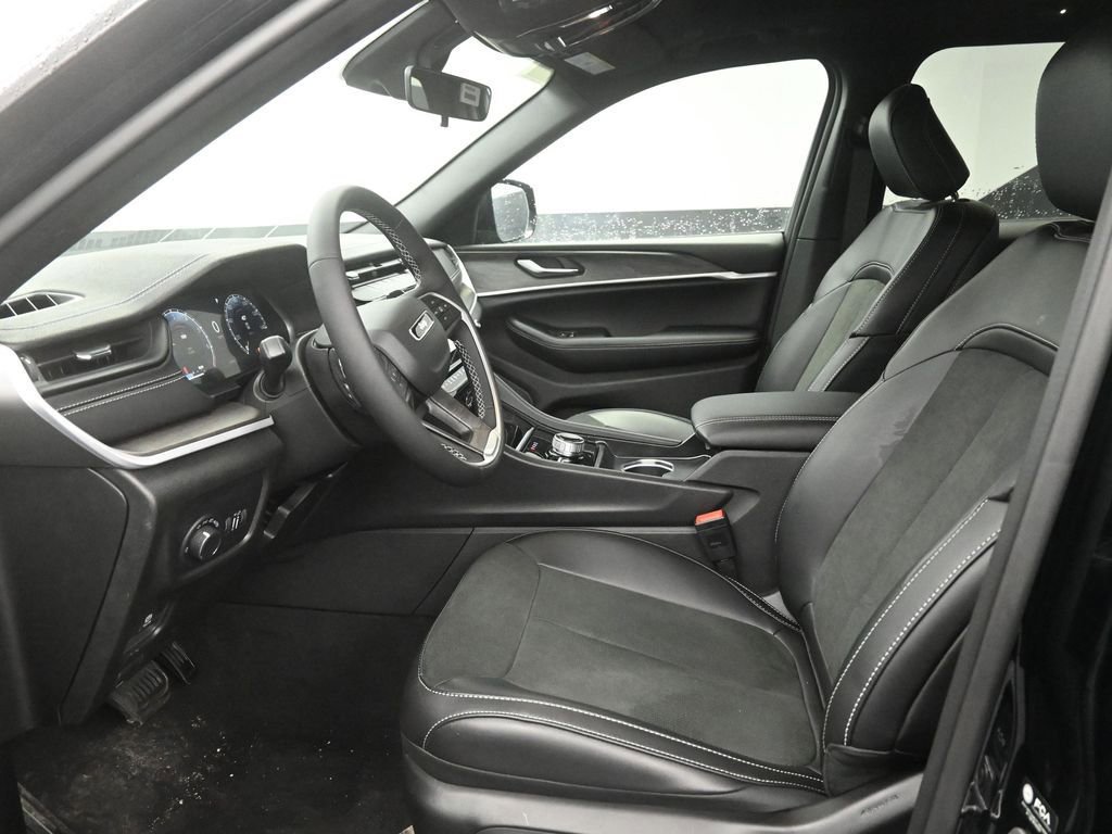 New 2026 Jeep Grand Cherokee Laredo image 10