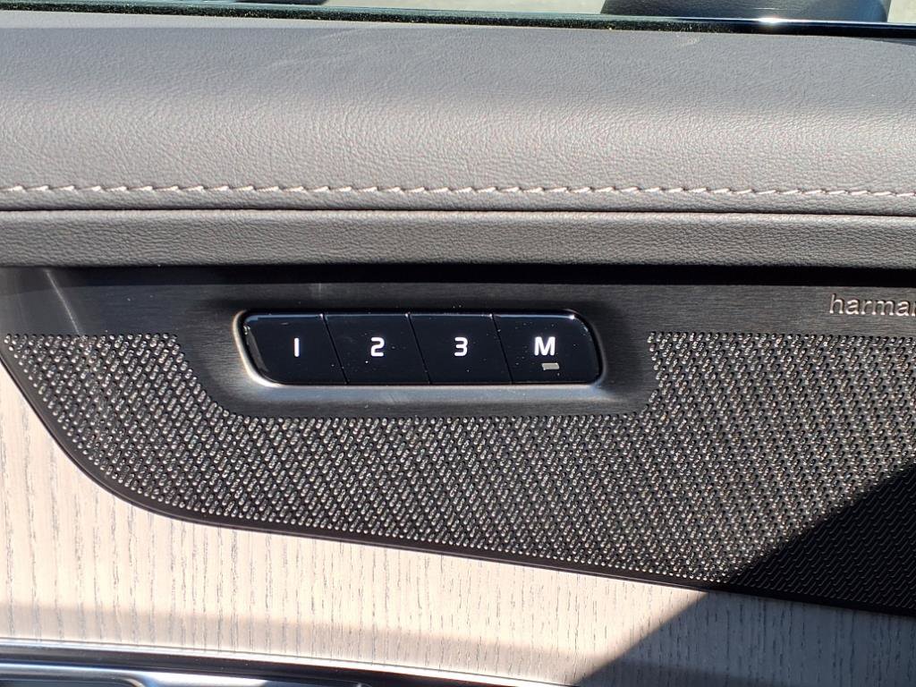 New 2026 Volvo XC90 B6 Ultra image 13