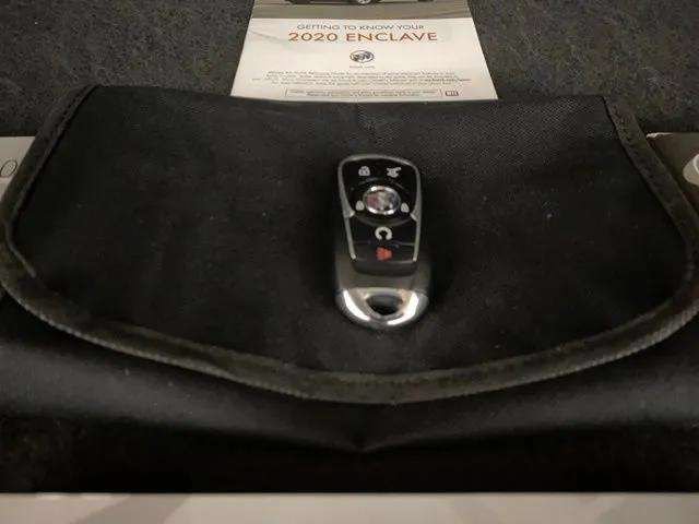 Used 2020 Buick Enclave Essence FWD image 94