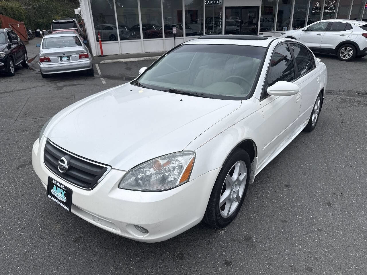 Used 2002 Nissan Altima 3.5 SE w/ Leather Pkg FWD image 1