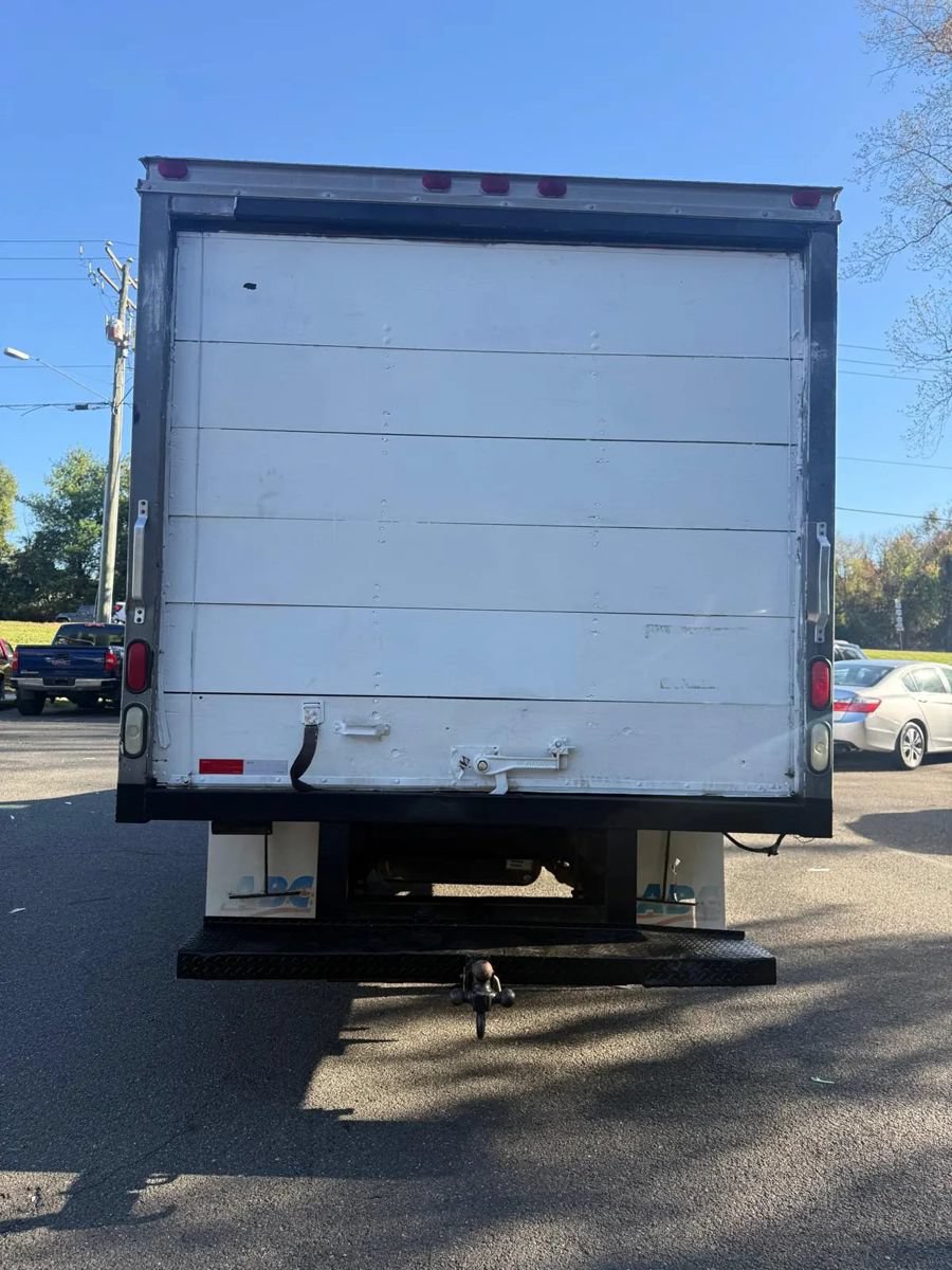 Used 2005 Ford E-350 and Econoline 350 Super Duty RWD image 18